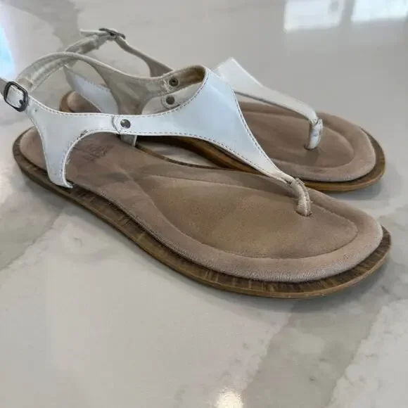 Cliffs By White Mountain Cushioned Slingback Thong Sandal Women’s Size 8M White - Picture 1 of 9